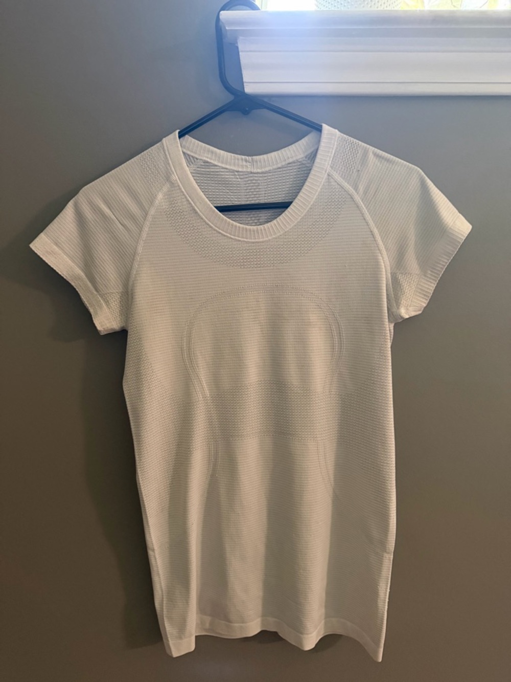 Lululemon White Swiftly short sleeve top
